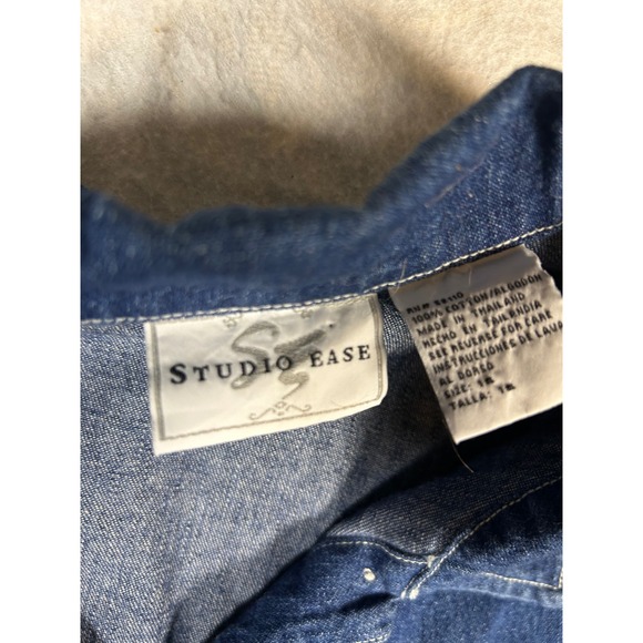 Studio Ease Denim Shirt Women's Size 1X Short Sleeve with Collar and Pockets - Picture 2 of 7